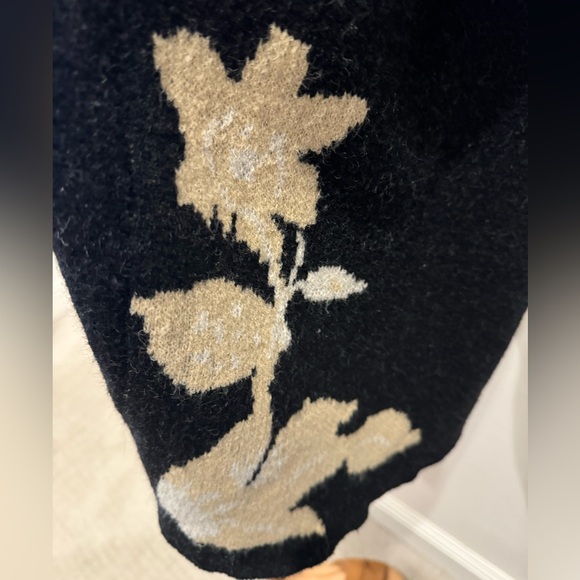 The Alleman Floral Cardigan in Black in 2xl - Picture 5 of 6